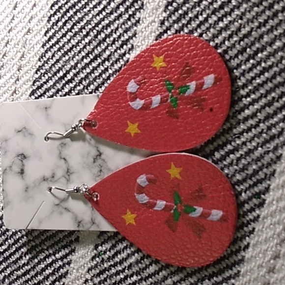 1.5 x 3 inches punched fake leather Christmas earrings in Red w Candy Cane - Picture 2 of 4